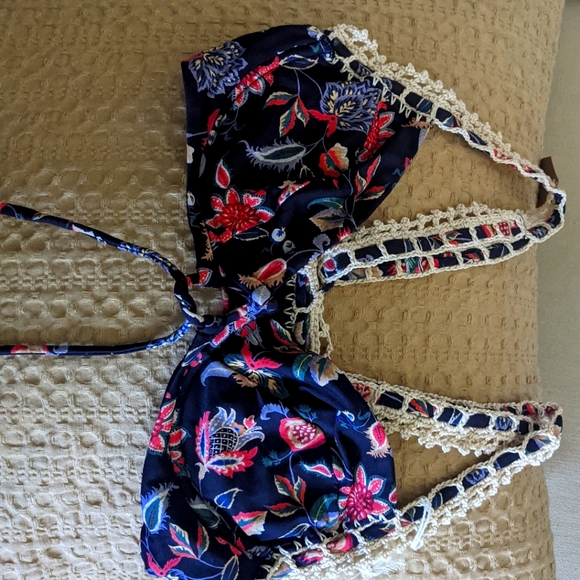 Bikini - Picture 6 of 6